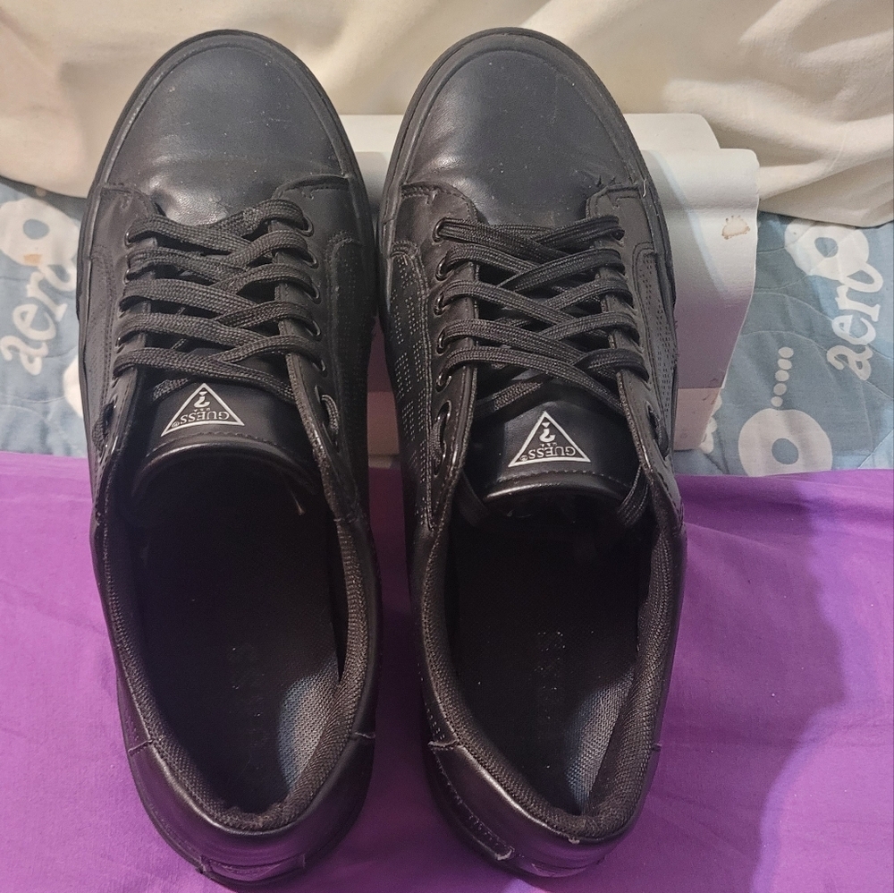 Guess Men's Black "Mumbai" Sneakers Size 10. Gently Used. In Excellent Condition - Picture 10 of 10
